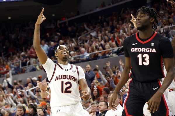 Jones hits 7 3s No. 13 Auburn beats Georgia 92 78 to earn SEC